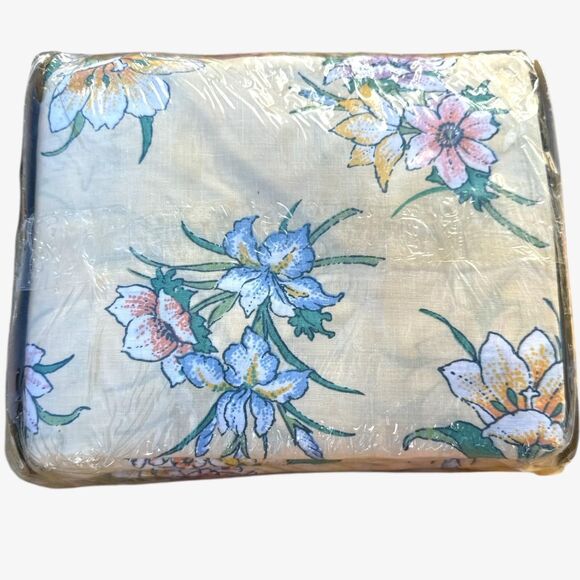 Vintage Floral Twin Sheet Set - Picture 2 of 5